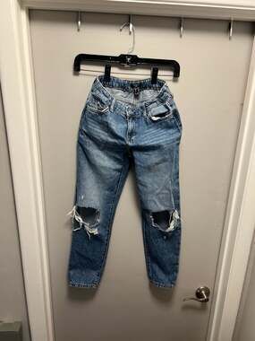 Forever 21 Kids Distressed Ripped Knee Slim Straight Jeans